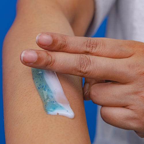 Dual texture to treat acne & moisturise your skin