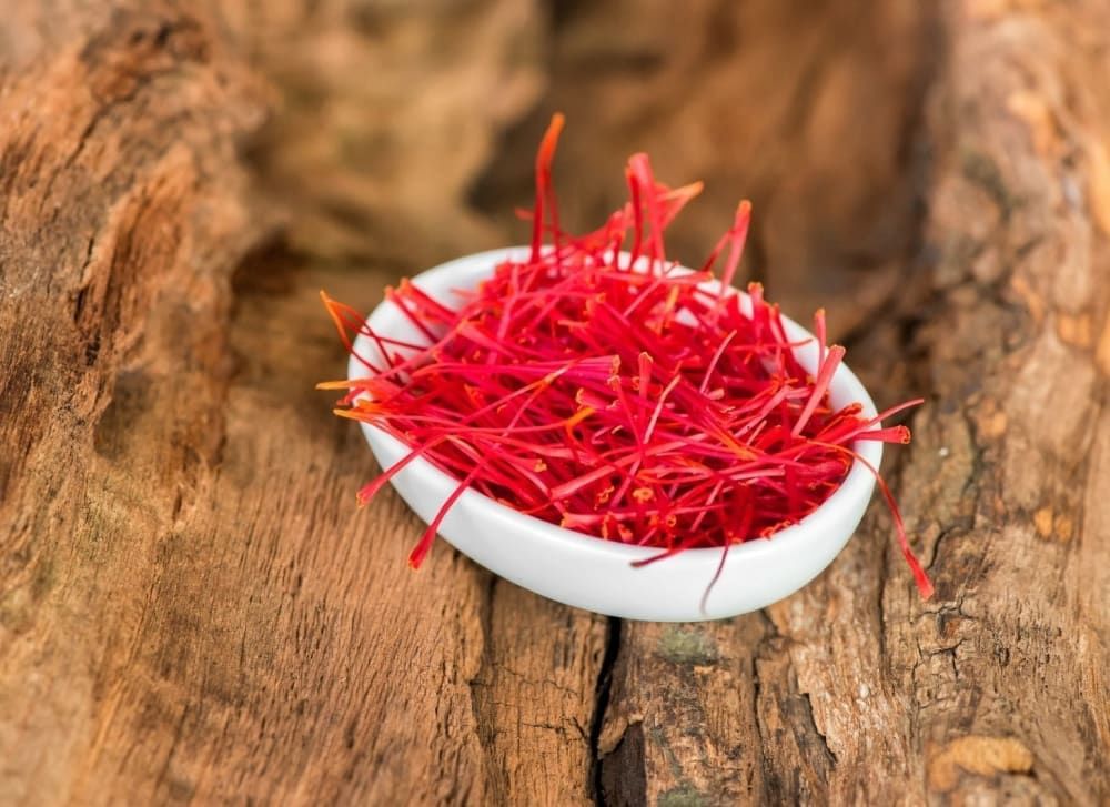 8 Secret Saffron Benefits for Skin That You Should Know About!