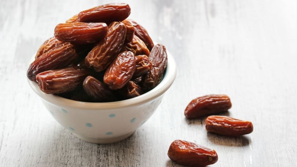 २० अद्भुत खजूर खाने के फायदे | 20 Amazing Benefits of Eating Dates in Hindi