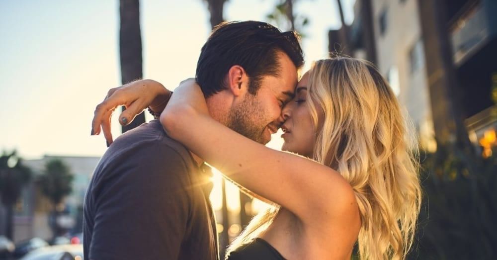 18 Research-Backed Benefits of Kissing That Will Blow Your Mind