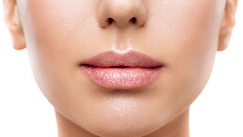 Lip Lightening: 8 Best Ways How You Can Lighten Dark Lips Easily