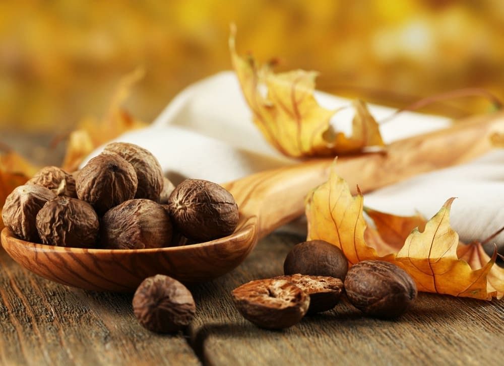 7 Amazing Nutmeg Benefits for Skin
