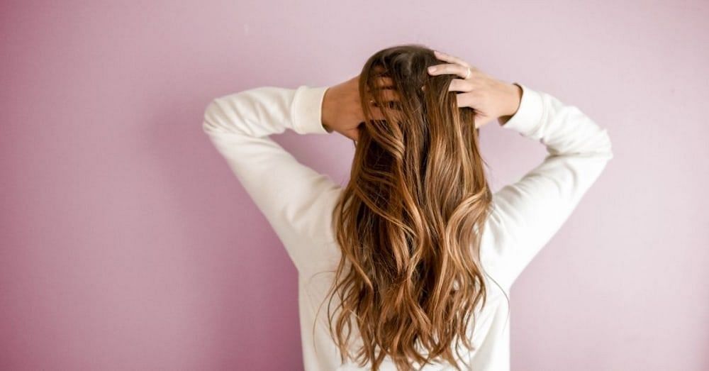 10 Tips to Stop Hair Fall in Monsoon | Makeupandbeauty.com