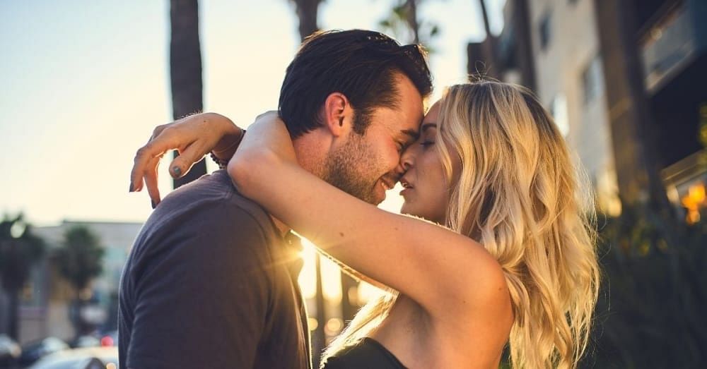 18 Research-Backed Benefits of Kissing That Will Blow Your Mind