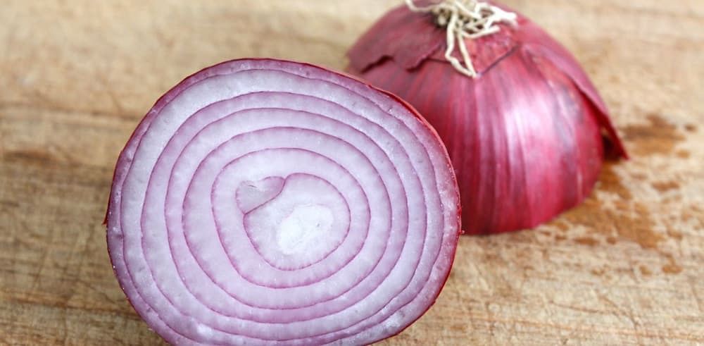 Top 6 Benefits of Onion Juice for Hair Backed By Science