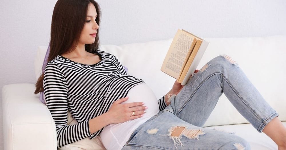 प्रेगनेंसी में क्या पढ़ना चाहिए? | Books to Read During Pregnancy in Hindi