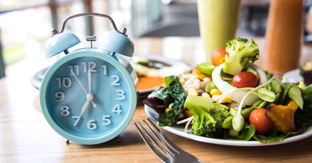 INTERMITTENT FASTING- TYPES, PROS, AND CONS. SAFETY PRECAUTIONS TO DO INTERMITTENT FASTING