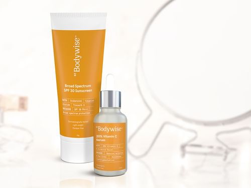 https://i.mscwlns.co/mosaic-wellness/image/upload/v1620039792/staging/products/buying-options/Anti-aging%20mini%20pack/New%20Carousel/20._Anti_Aging_Mini_Pack.jpg?tr=w-800