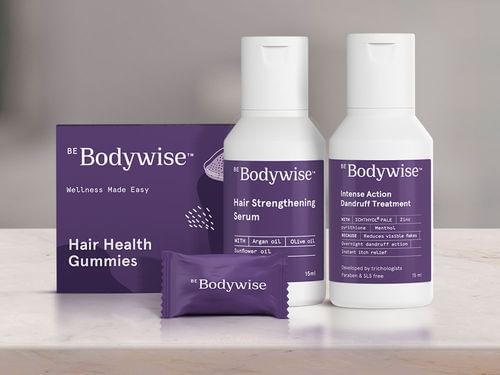 https://i.mscwlns.co/mosaic-wellness/image/upload/v1629974009/staging/products/buying-options/anti%20dandruff%20sampler%20kit/Anti-Dandruff-Sampler-Kit-_1000x750.jpg?tr=w-800