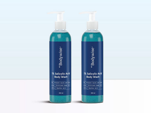 https://i.mscwlns.co/mosaic-wellness/image/upload/v1655102080/staging/products/1-salicylic-acid-body-wash/350ML/Pack%20of%202/1SABWP2_350ml.png?tr=w-800